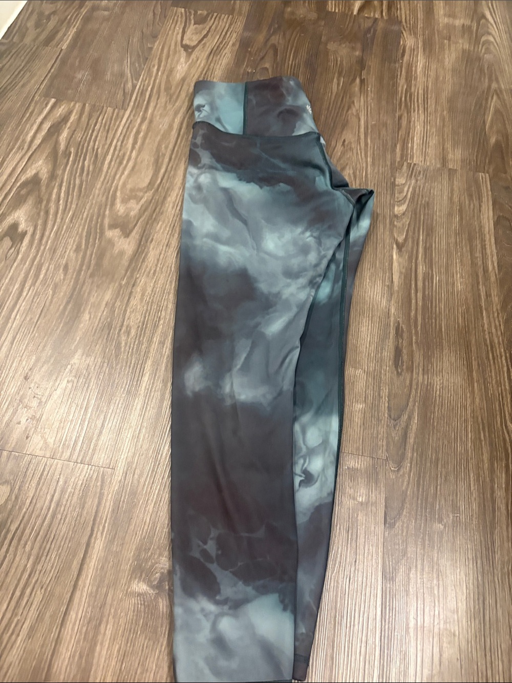 Tie-Dye Leggings in Black and Teal